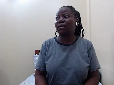 Snapshot of traper_1 chatting on July 1, 6:04 am traper 1 online show from July 1, 6:04 am