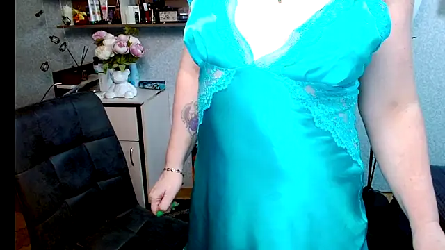 Snapshot of BeatriksS chatting on March 4, 4:35 pm BeatriksS online show from March 4, 4:35 pm