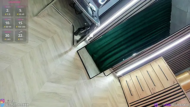 Snapshot of DiamondJo_ chatting on October 10, 10:31 pm DiamondJo online show from October 10, 10:31 pm