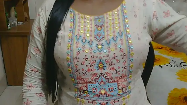 esita 1212 online show from May 9, 3:17 pm