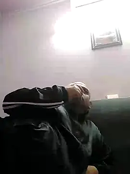 Snapshot of Dick_6inches chatting on December 4, 2:15 pm Dick 6inches online show from December 4, 2:15 pm