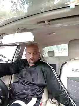 Snapshot of Dick_6inches chatting on December 8, 6:01 am Dick 6inches online show from December 8, 6:01 am