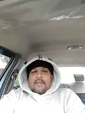 Snapshot of Dick_6inches chatting on January 12, 4:21 am Dick 6inches online show from January 12, 4:21 am