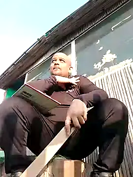 Snapshot of Dick_6inches chatting on February 10, 3:03 am Dick 6inches online show from February 10, 3:03 am