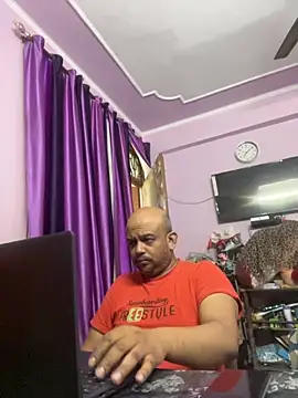 Snapshot of Dick_6inches chatting on October 8, 1:36 am Dick 6inches online show from October 8, 1:36 am