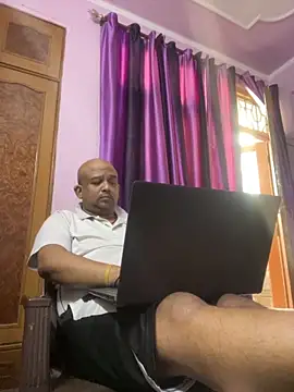 Snapshot of Dick_6inches chatting on October 11, 3:06 am Dick 6inches online show from October 11, 3:06 am