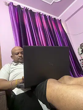 Snapshot of Dick_6inches chatting on October 14, 1:39 am Dick 6inches online show from October 14, 1:39 am