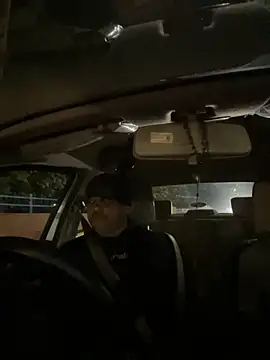 Snapshot of Dick_6inches chatting on October 29, 12:40 pm Dick 6inches online show from October 29, 12:40 pm