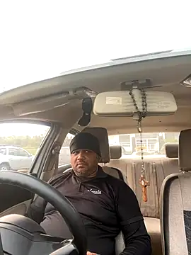 Snapshot of Dick_6inches chatting on October 31, 2:12 am Dick 6inches online show from October 31, 2:12 am