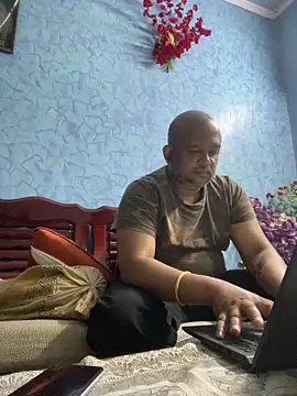 Dick 6inches online show from March 15, 4:35 pm