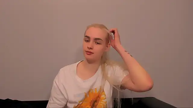 OliviaKisss online show from March 23, 1:15 pm