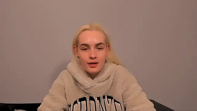 OliviaKisss online show from March 26, 8:14 pm