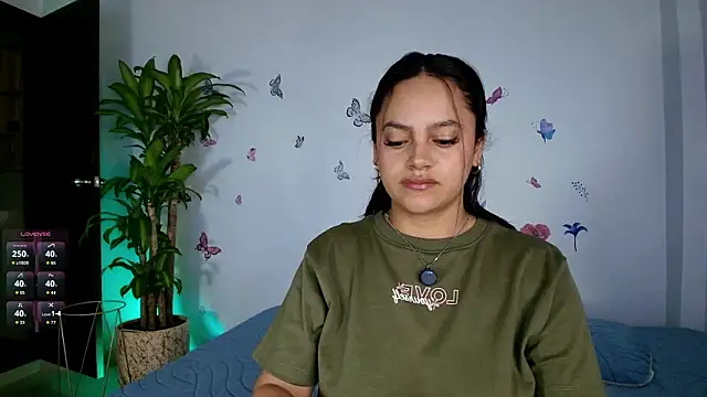 Snapshot of VICTORIABLACK_@xh chatting on February 15, 8:57 am VICTORIABLACK xh online show from February 15, 8:57 am