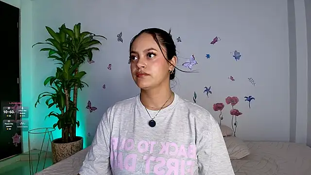 Snapshot of VICTORIABLACK_@xh chatting on February 20, 7:25 pm VICTORIABLACK xh online show from February 20, 7:25 pm