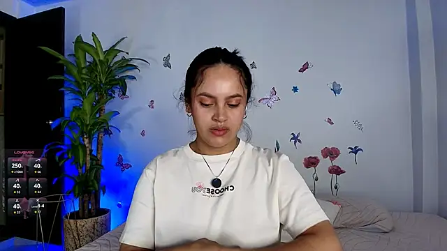 Snapshot of VICTORIABLACK_@xh chatting on March 1, 9:00 am VICTORIABLACK xh online show from March 1, 9:00 am