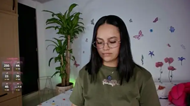 Snapshot of VICTORIABLACK_@xh chatting on April 15, 8:42 pm VICTORIABLACK xh online show from April 15, 8:42 pm