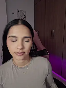 Snapshot of heyshaa chatting on March 13, 9:32 pm heyshaa online show from March 13, 9:32 pm