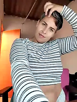 Snapshot of Yessi_rousse chatting on April 18, 3:27 pm Yessi rousse online show from April 18, 3:27 pm