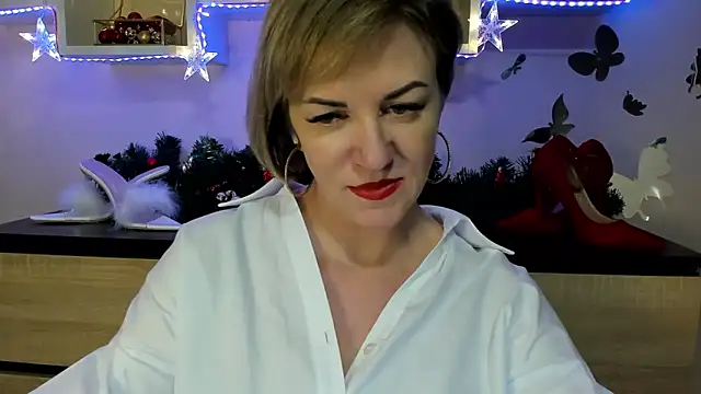 Snapshot of feliziaDesire chatting on December 28, 9:52 am feliziaDesire online show from December 28, 9:52 am