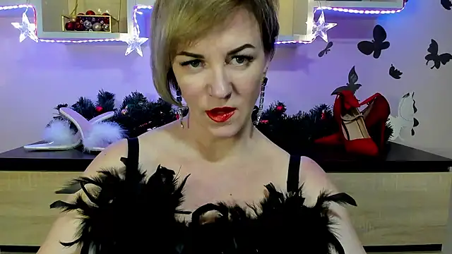 Snapshot of feliziaDesire chatting on January 1, 3:35 pm feliziaDesire online show from January 1, 3:35 pm