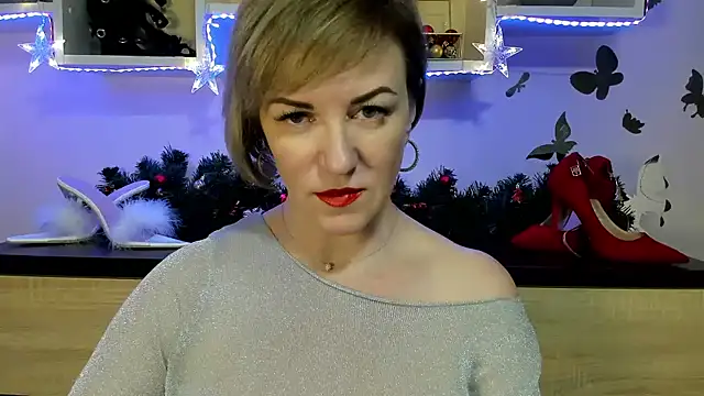 Snapshot of feliziaDesire chatting on January 11, 6:45 am feliziaDesire online show from January 11, 6:45 am