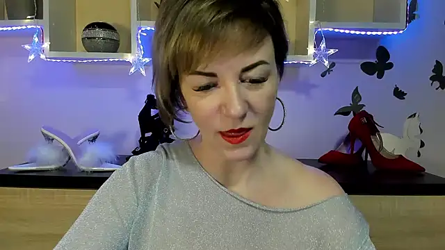 Snapshot of feliziaDesire chatting on January 15, 4:57 am feliziaDesire online show from January 15, 4:57 am