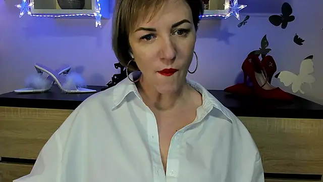 Snapshot of feliziaDesire chatting on January 19, 9:55 am feliziaDesire online show from January 19, 9:55 am