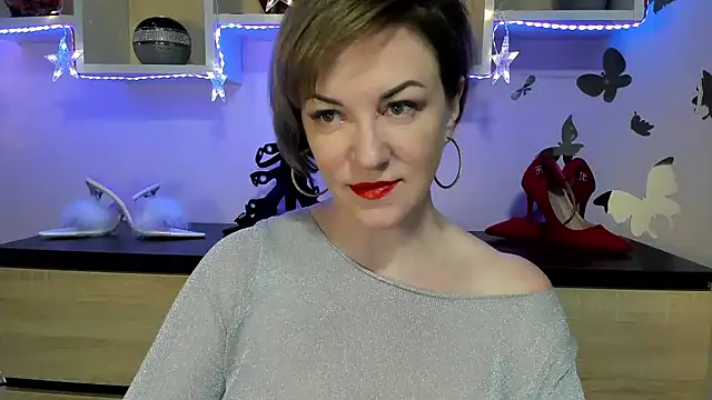 Snapshot of feliziaDesire chatting on January 25, 3:51 am feliziaDesire online show from January 25, 3:51 am