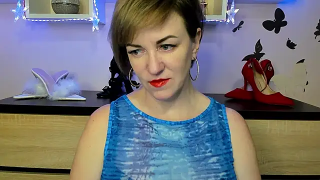 Snapshot of feliziaDesire chatting on February 2, 1:19 pm feliziaDesire online show from February 2, 1:19 pm