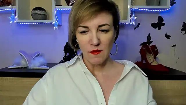Snapshot of feliziaDesire chatting on February 3, 8:46 am feliziaDesire online show from February 3, 8:46 am