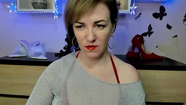 Snapshot of feliziaDesire chatting on February 4, 1:48 pm feliziaDesire online show from February 4, 1:48 pm