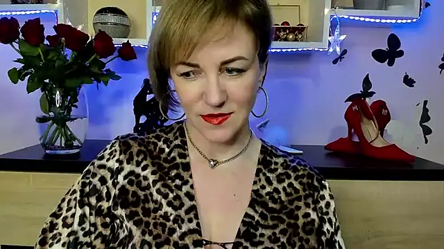 Snapshot of feliziaDesire chatting on February 9, 10:42 am feliziaDesire online show from February 9, 10:42 am