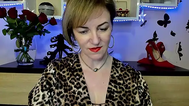 Snapshot of feliziaDesire chatting on February 9, 1:46 pm feliziaDesire online show from February 9, 1:46 pm