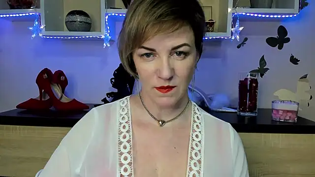 Snapshot of feliziaDesire chatting on February 14, 10:28 am feliziaDesire online show from February 14, 10:28 am