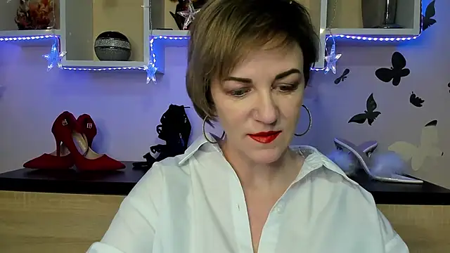 Snapshot of feliziaDesire chatting on February 15, 7:06 am feliziaDesire online show from February 15, 7:06 am