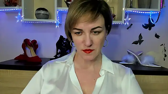 Snapshot of feliziaDesire chatting on February 17, 7:10 pm feliziaDesire online show from February 17, 7:10 pm