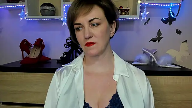 Snapshot of feliziaDesire chatting on February 18, 4:48 pm feliziaDesire online show from February 18, 4:48 pm