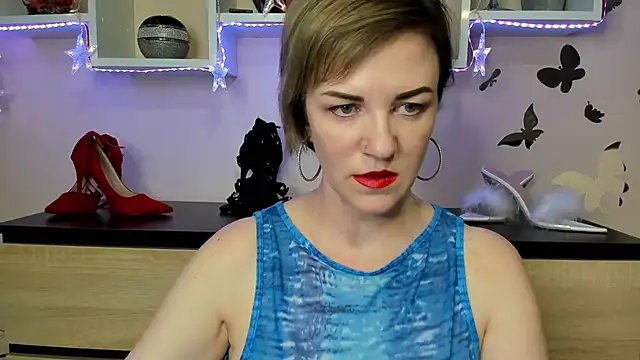 Snapshot of feliziaDesire chatting on February 26, 11:52 am feliziaDesire online show from February 26, 11:52 am