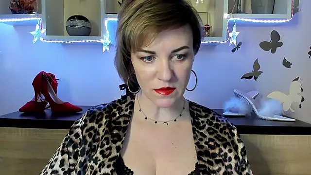 Snapshot of feliziaDesire chatting on March 1, 7:08 am feliziaDesire online show from March 1, 7:08 am