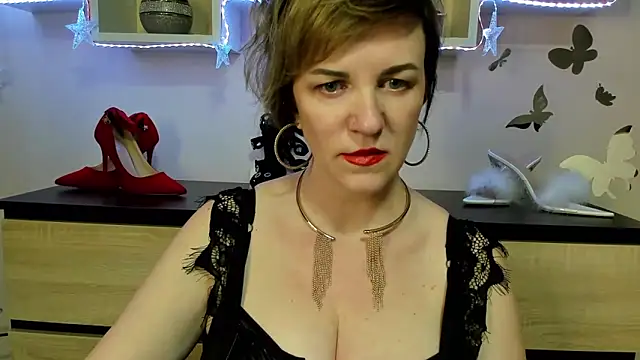 Snapshot of feliziaDesire chatting on March 3, 2:15 pm feliziaDesire online show from March 3, 2:15 pm