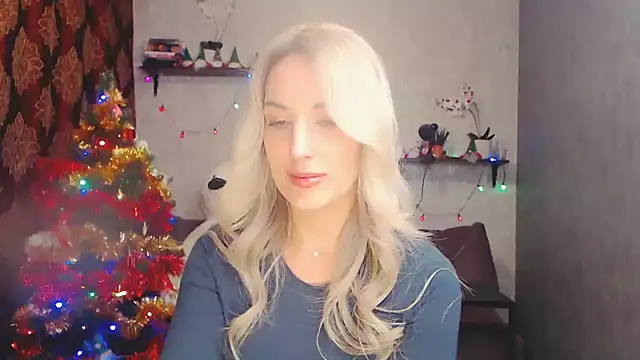 Snapshot of MillaXQueen chatting on December 14, 1:27 pm MillaXQueen online show from December 14, 1:27 pm