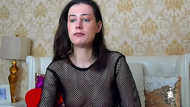 JuliaHunts online show from January 8, 6:16 am