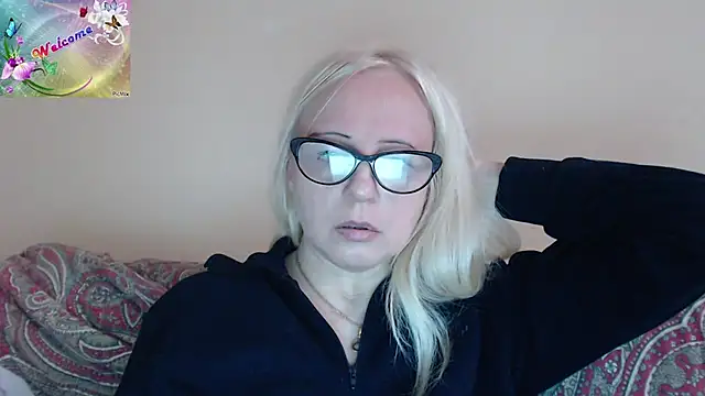 Snapshot of martachatte chatting on October 22, 8:03 am martachatte online show from October 22, 8:03 am