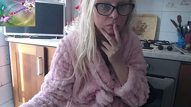 martachatte online show from December 1, 8:41 am