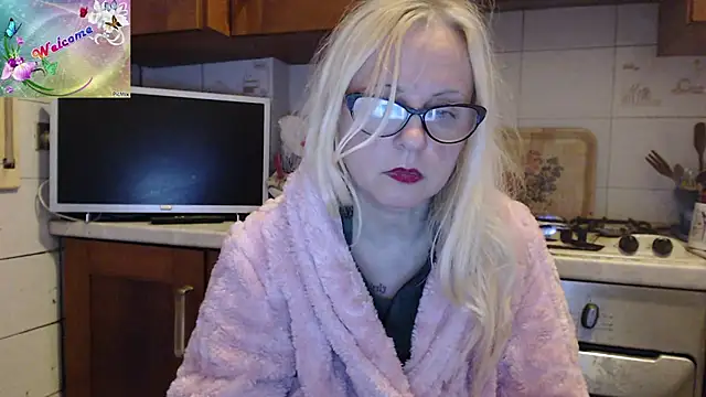 martachatte online show from December 4, 6:12 am