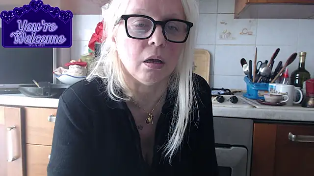 martachatte online show from March 9, 9:02 am