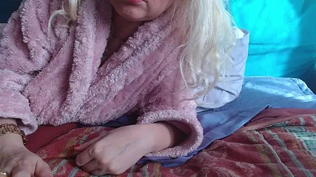 martachatte online show from May 1, 3:49 pm