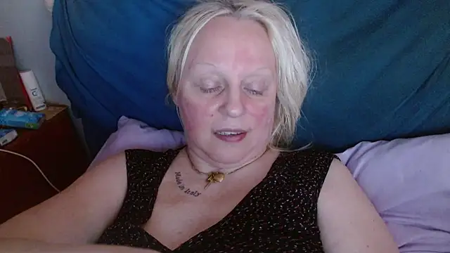 martachatte online show from May 10, 7:46 am