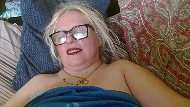 martachatte online show from June 23, 6:44 am