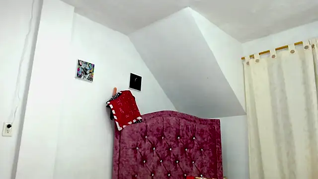 Snapshot of Rossestoner chatting on October 28, 10:52 am Rossestoner online show from October 28, 10:52 am